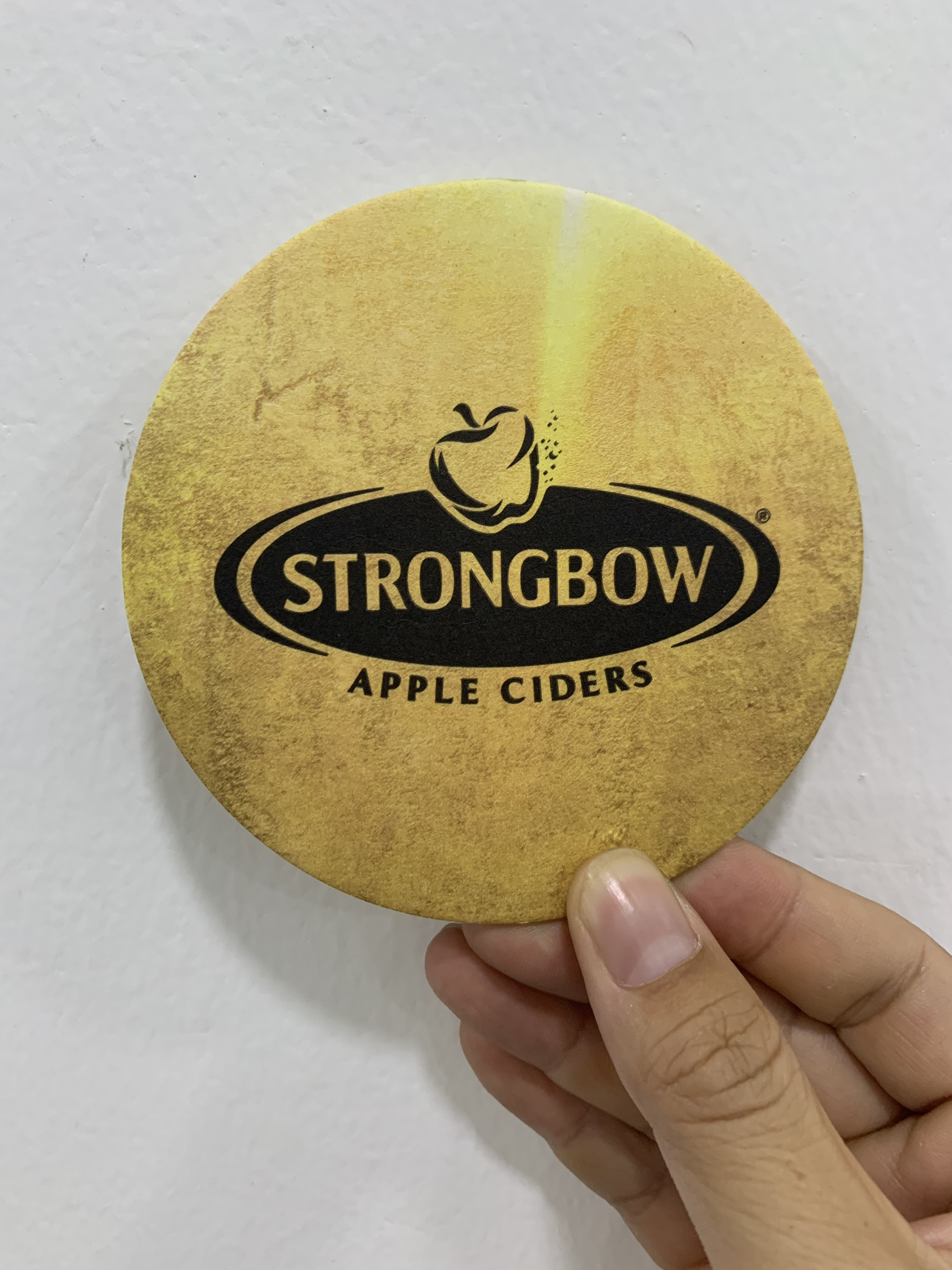Đế lót ly giấy STRONGBOW